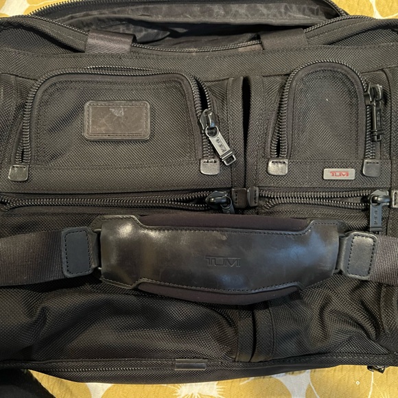 Tumi Alpha Briefcase T-Pass Black Nylon Laptop Shoulder Bag Like Brand new !
